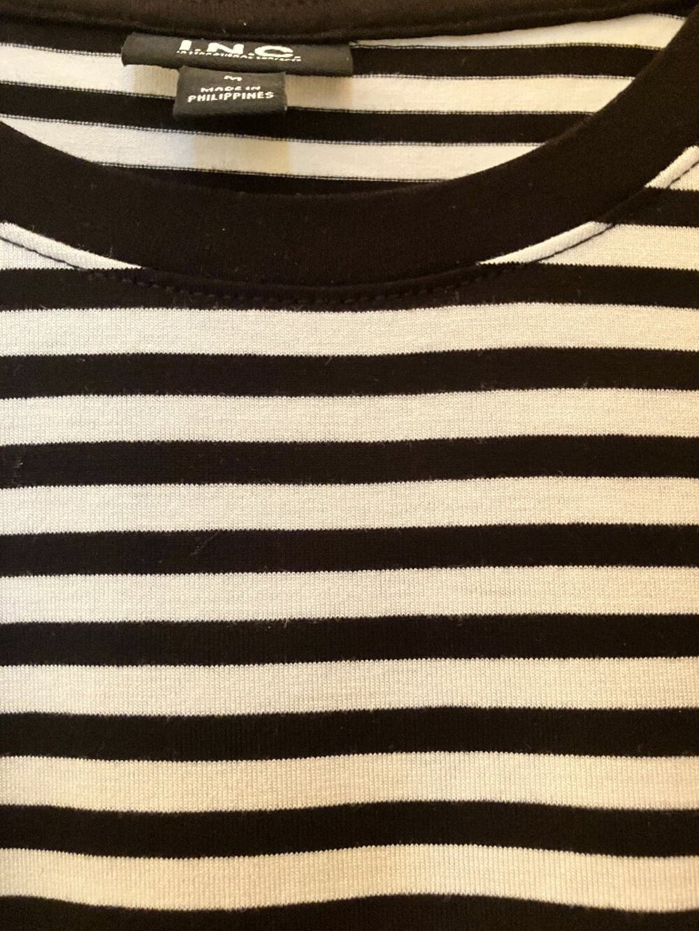 Black and white strp I.N.C stretchy T-shirt